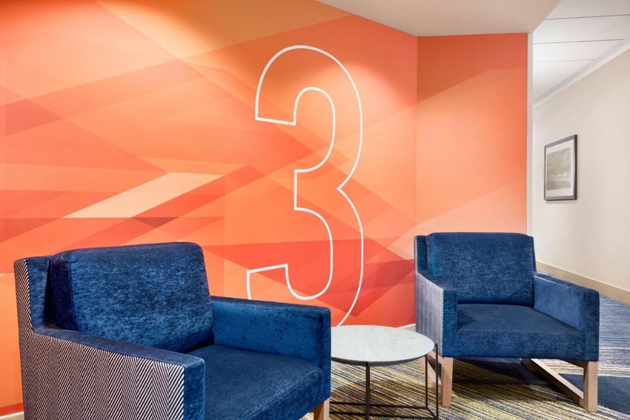 Holiday Inn Express Vancouver-Metrotown Burnaby Zewnętrze zdjęcie