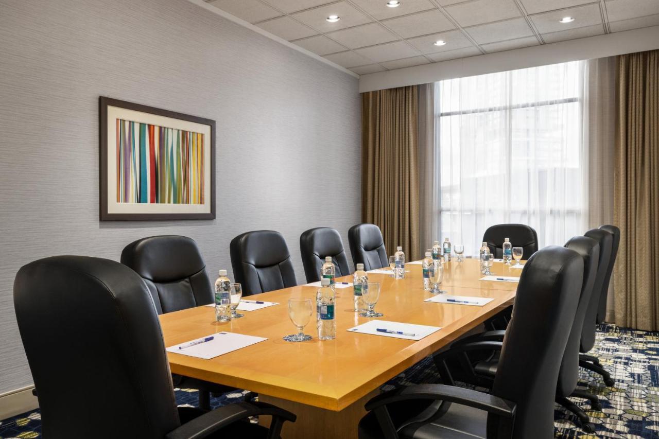 Holiday Inn Express Vancouver-Metrotown Burnaby Zewnętrze zdjęcie