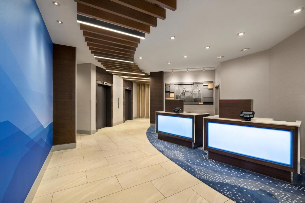 Holiday Inn Express Vancouver-Metrotown Burnaby Zewnętrze zdjęcie