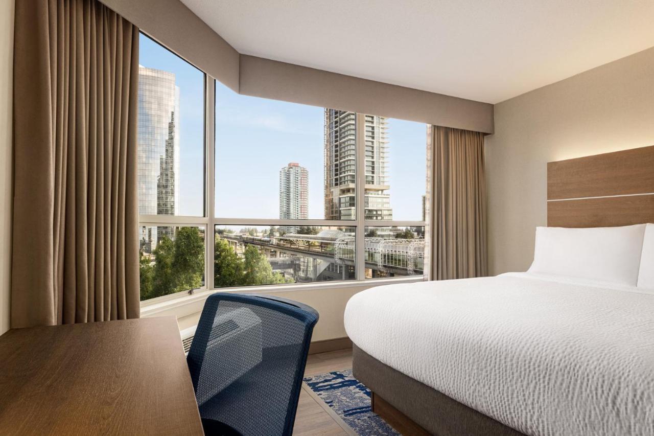 Holiday Inn Express Vancouver-Metrotown Burnaby Zewnętrze zdjęcie