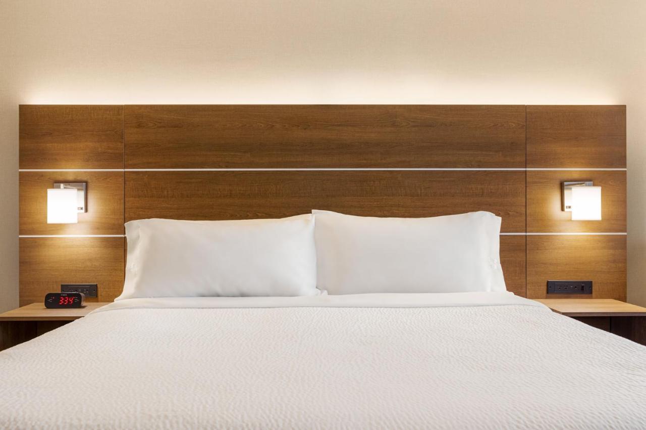 Holiday Inn Express Vancouver-Metrotown Burnaby Zewnętrze zdjęcie