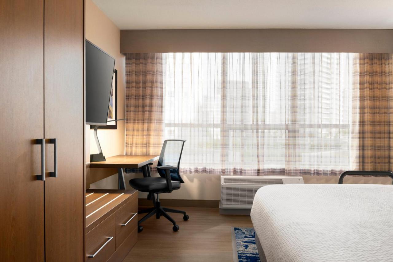Holiday Inn Express Vancouver-Metrotown Burnaby Zewnętrze zdjęcie
