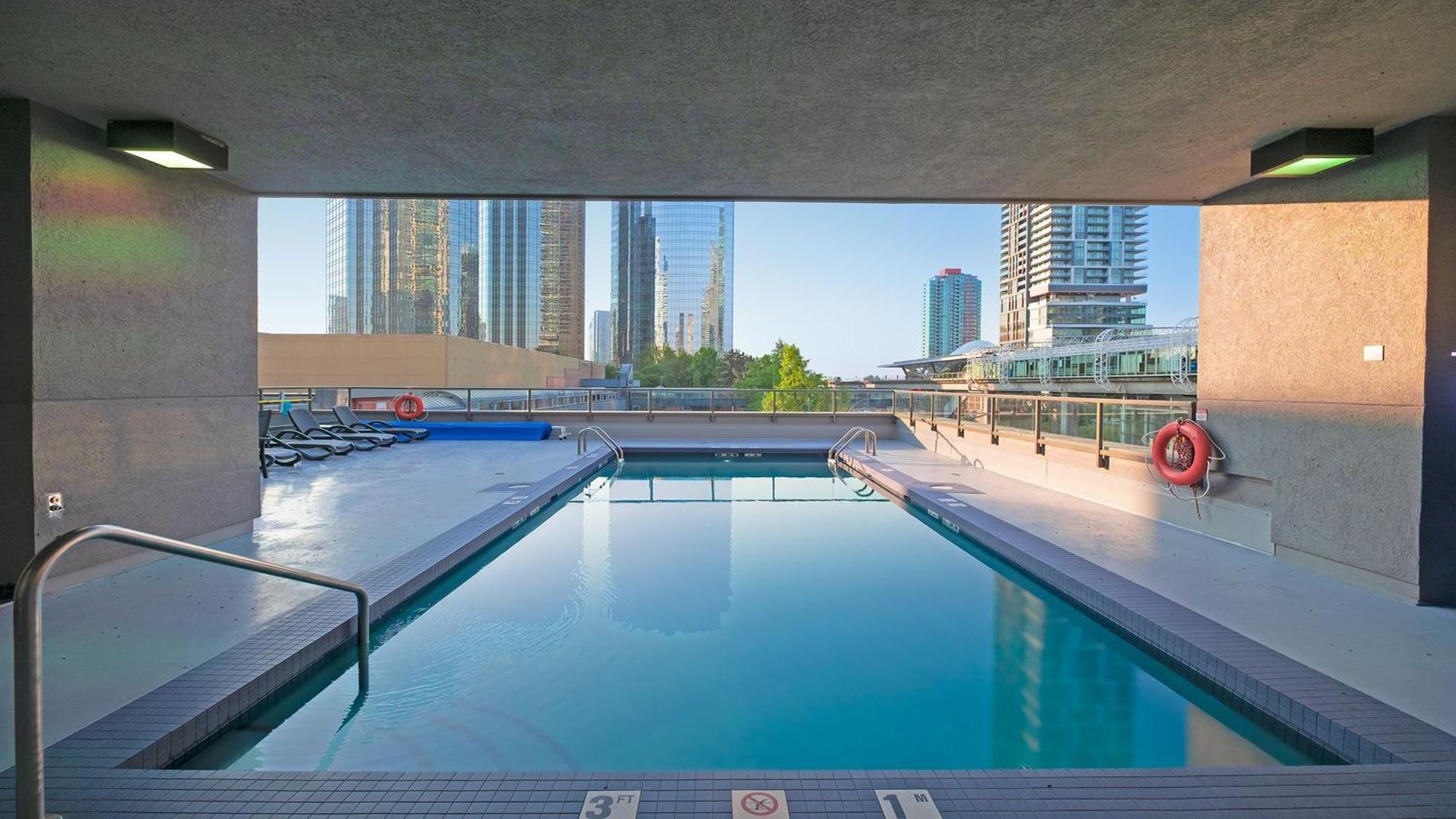 Holiday Inn Express Vancouver-Metrotown Burnaby Zewnętrze zdjęcie